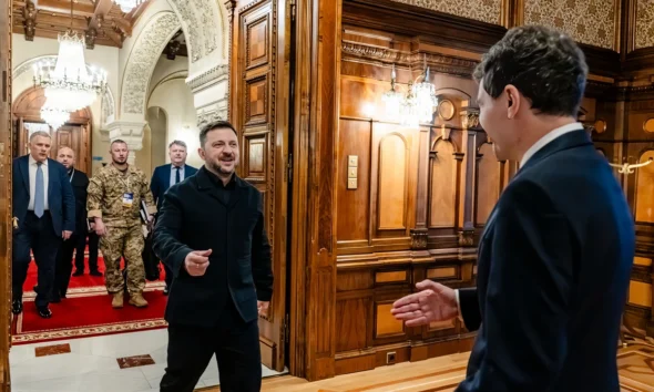 ÚJRATERVEZÉS: A román elnök "különös megtiszteltetésnek" érezte, hogy ukrán kollégája is részt vett a B9-es csúcstalálkozón, pedig Ukrajna se nem NATO-tag, se nem skandináv ország. Nicusor Dan szerint ezzel is megerősítették a NATO egységét és elszántságát, hogy segítsék Ukrajnát az önvédelemben és erős pozícióijának megtartásában