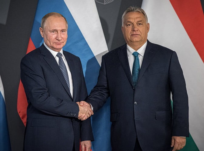 TEMPLOMOS LOVAGREND: Putyin és Orbán a kereszténység védelmezői. Erre a megállapításra jutott egy echte szerb lap (Fotó: MTI)