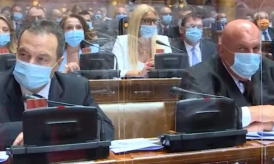 Maszkos alakok