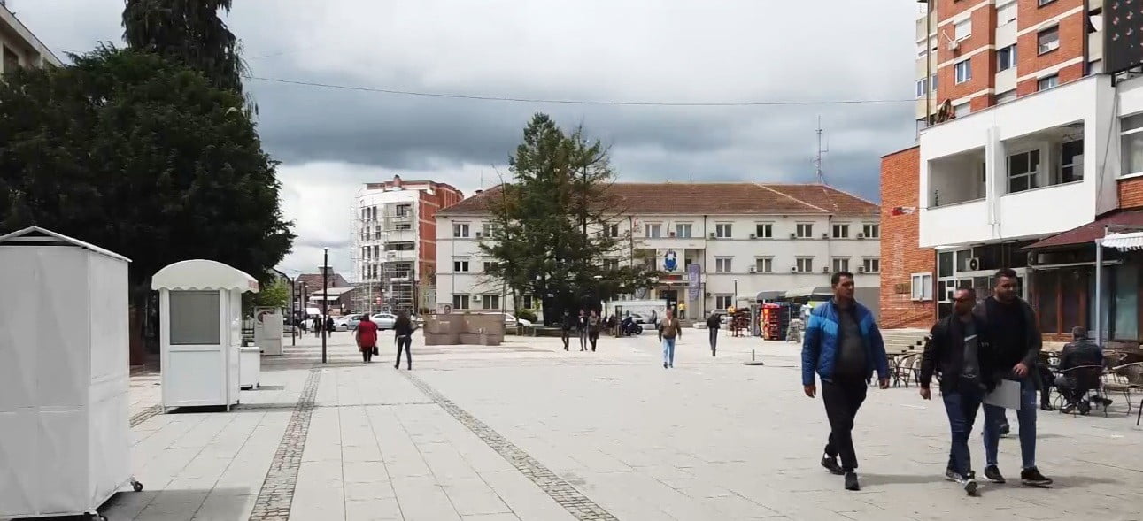 AZ ELVÁNDORLÁS OKA: Szerbia nem ismeri el a Koszovóban szerzett diplomákat, avagy mihez kezdjen egy albán tanár Szerbiában 5 AZ ELVÁNDORLÁS OKA: Szerbia nem ismeri el a Koszovóban szerzett diplomákat, avagy mihez kezdjen egy albán tanár Szerbiában