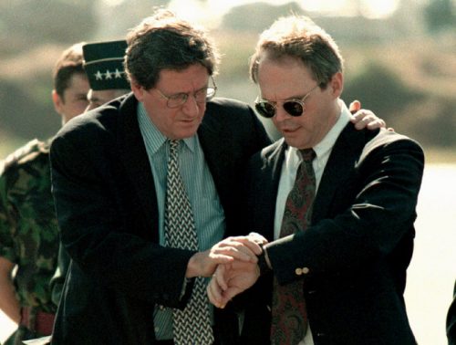 AMERIKA KOMOLYAN GONDOLJA: Az USA kijátssza az aduászt Christopher Hill Belgrádba küldésével 2