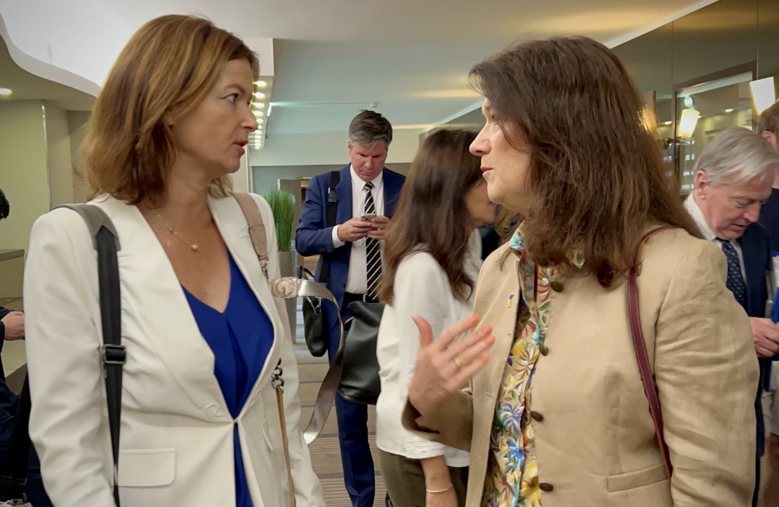 ÚJONC: Tanja Fajon szlovén külügyminiszter svéd kollégája, Ann Linde társaságában Luxemburgban