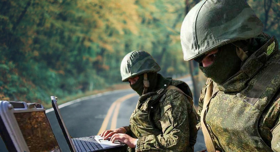 Az "e-mail harcosok" a nyugati politikai irányvonal mellett sorakoztak fel, ha csak az egész nem egy nagy blöff