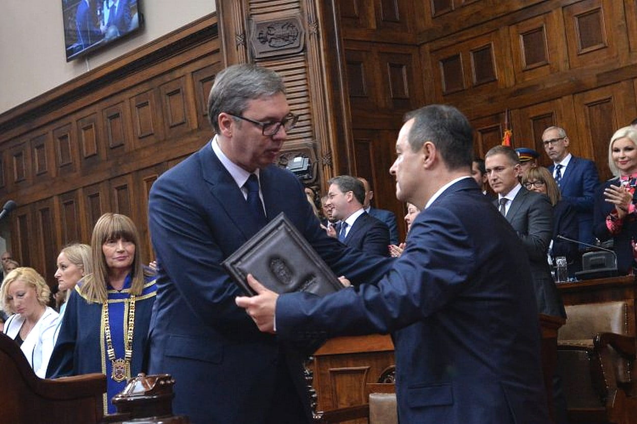 Aleksandar Vučić és Ivica Dačić harminc év után sem képes elengedni egymás kezét
