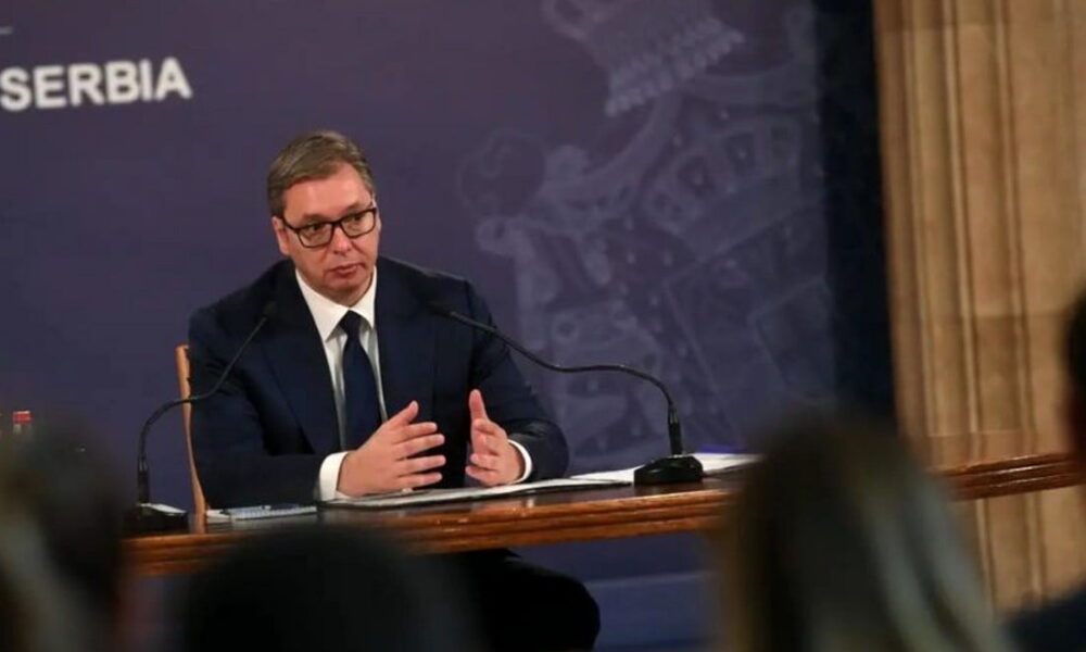 VEZÉR ÉS TANÍTÓ: Vele nem billen meg Szerbia helyzete?
