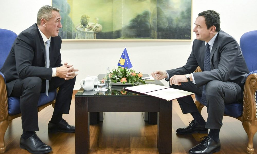 Kollektív őrület lett úrrá Szerbián.