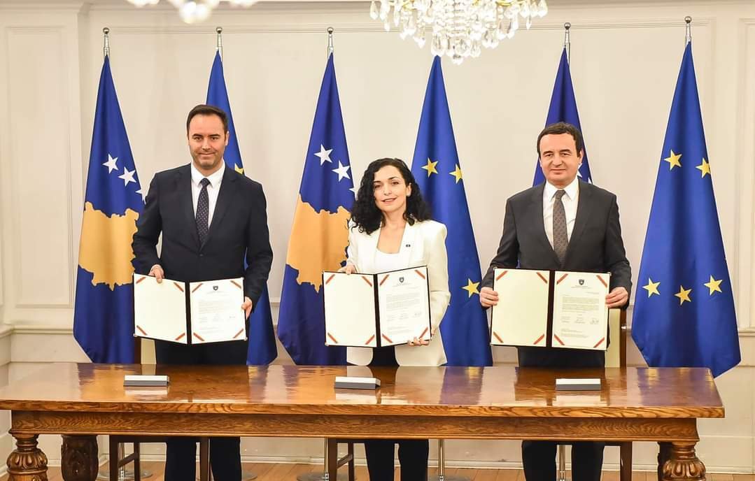 Koszovó európai uniós csatlakozási kérelmének aláírása