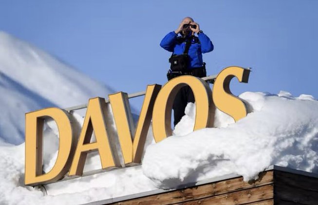 Idén már nincs ennyi hó, és kevesebb a "fontos vendég" is Davosban (Forrás: Twitter)