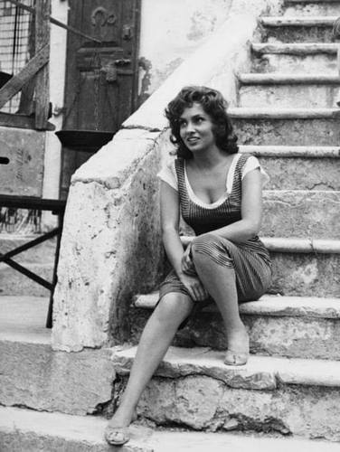 Régi fénykép Gina Lollobrigidáról