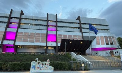 Az Európa Tanács a remény lila fényében úszik