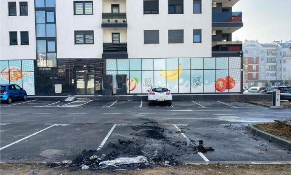 Annyi sem maradt Predrag Nešić autójából, hogy egy lavórt lehessen belőle csinálni (Forrás: faktormagazin.ba)