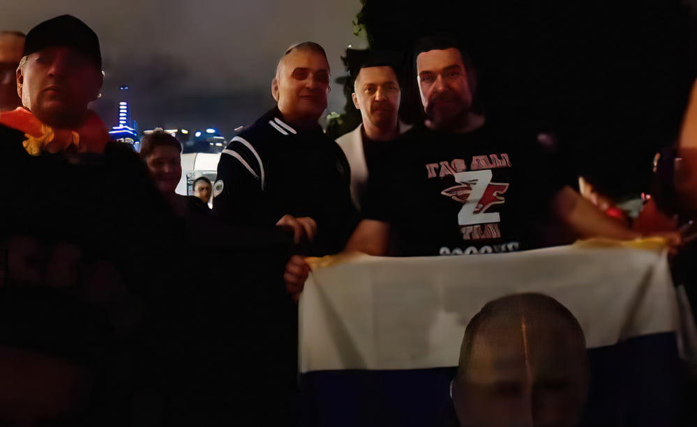 Đoković szerb teniszező édesapja és egy farkas