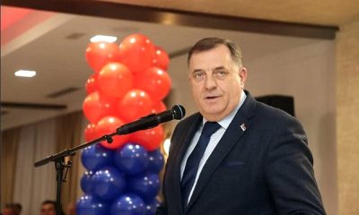 Milorad Dodik felengedett néhány lufit Christian Schmidt számlájára