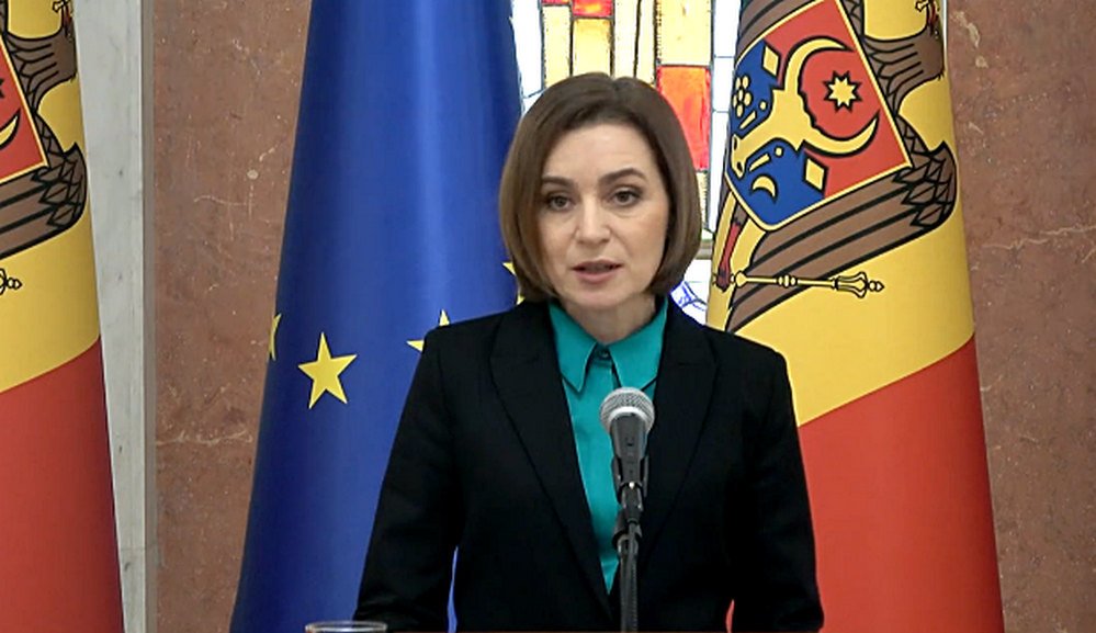 Oroszország által orkesztrált államcsínytől tart az orosz elnök