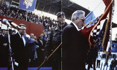 A horvátok már a háború kitörése előtt megkezdték a fegyverek beszerzését. Franjo Tuđman volt horvát elnök, a háttérben Martin Špegelj egykori védelmi miniszter