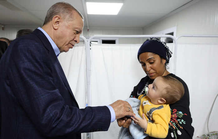Erdogan egy tábori kórházban