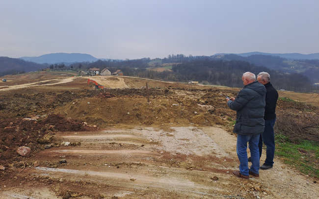 Világháborús emlékművet romboltak le a kínai útépítők Szerbiában 3 Emlékmű