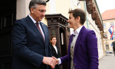 ökölrázás, kézfogás, Brnabić