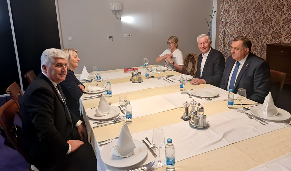 A bosnyák vezér szerint a Nyugat Belgrádnak és Zágrábnak kedvez a bosnyákok kárára 5 bosnyák, Izetbegovic