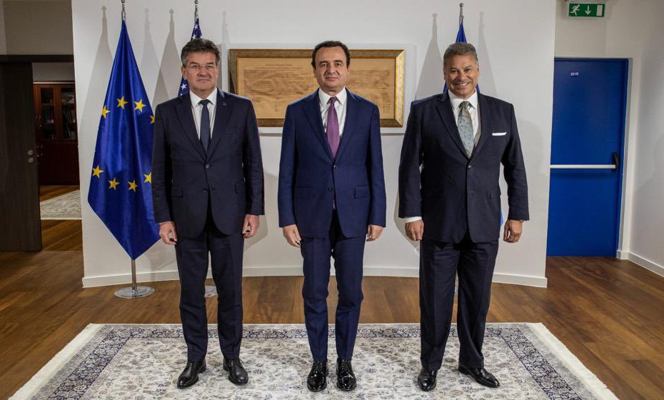 FONTOSSÁGI SORREND: Kurti megvárakoztatta a közvetítőket, mert focimeccset nézett 3 közvetítő