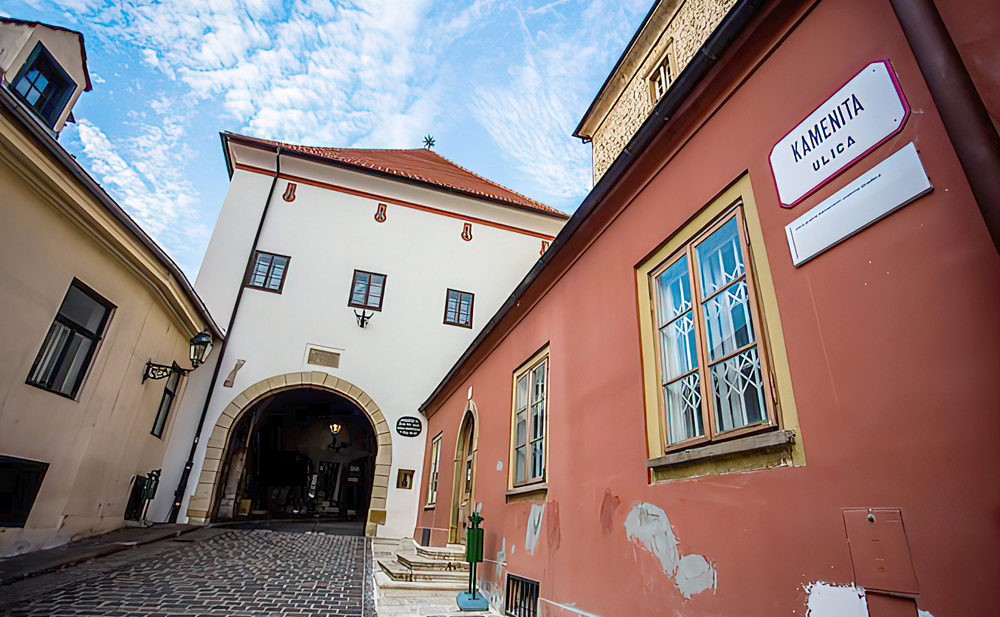 szűz