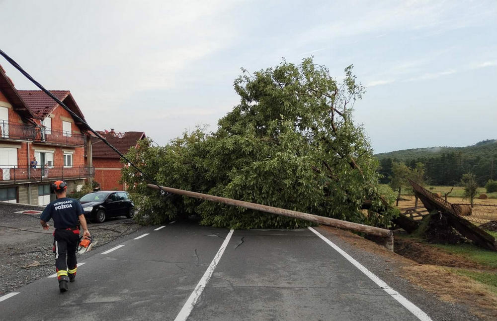 elemi csapás vihar tető