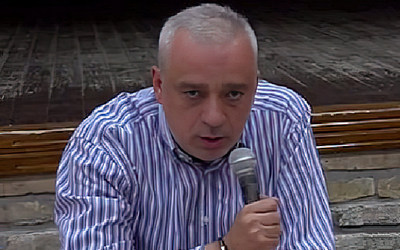 szerb rendőr