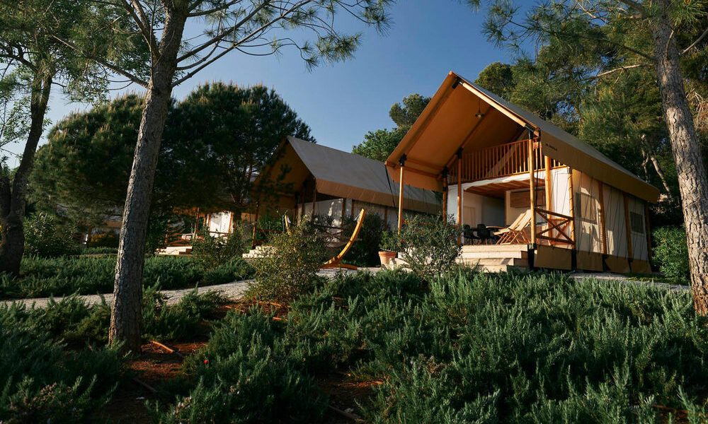 glamping, sátor, lakókocsi