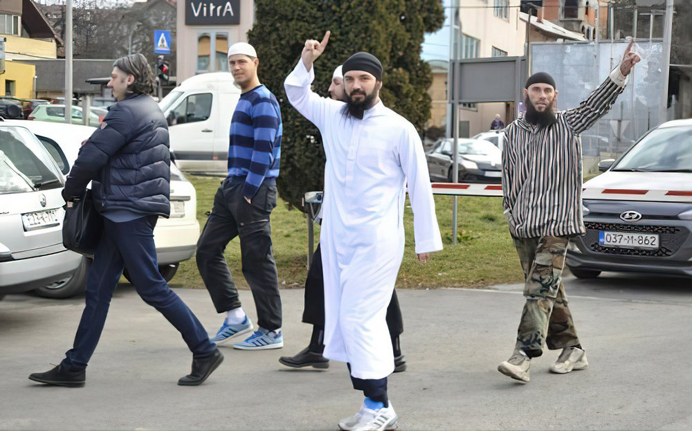 ISIS: Szélsőséges iszlamista merényletet akadályoztak meg Boszniában 3 merénylet, iszlám
