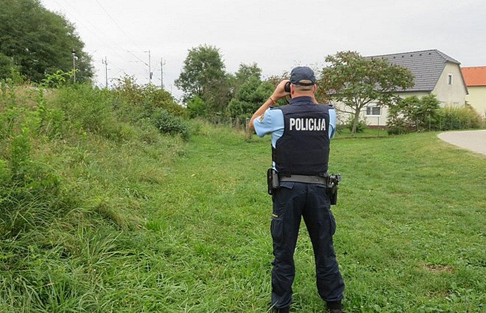 Szlovénia ellenőrzést vezet be a horvát határon a megszaporodott migránsok miatt 2 ellenőrzés
