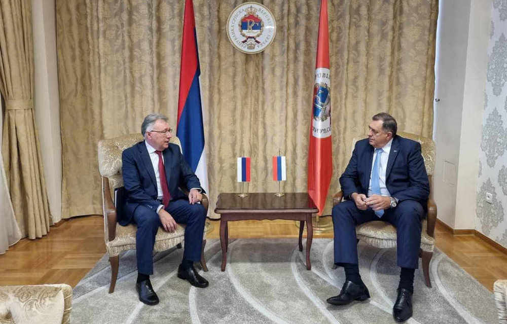 Dodik kidobatja a nemzetközi közösség boszniai főképviselőjét a szerb entitásból 2 kidob entitás