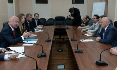 Az oroszokkal tárgyal a megszankcionált miniszter