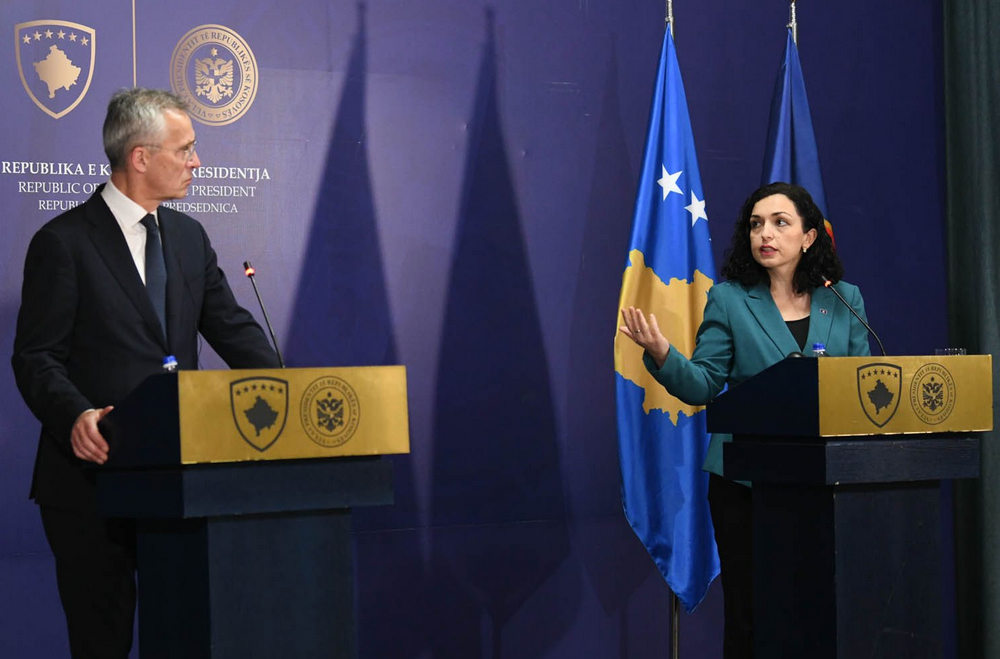 Jens Stoltenberg és Vjosa Osmani közös sajtótájékoztatója