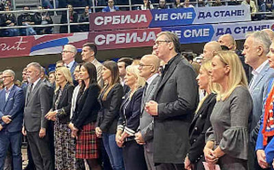  A szerb elnök riogatni is kezdte a szavazókat, főleg a nyugdíjasokat, hogy minden sebtében bejelentett kedvezményt és juttatást elveszíthetnek, ha december 17-én nem a pártjára, illetve a perszonalizálás által nem rá szavaznak