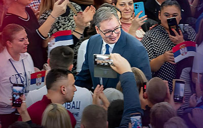 Vučić “veszi magára a munka dandárját”, és ő kampányol a Szerb Haladó Párt nevében a december 17-ére kitűzött választásokra történő felkészülés során