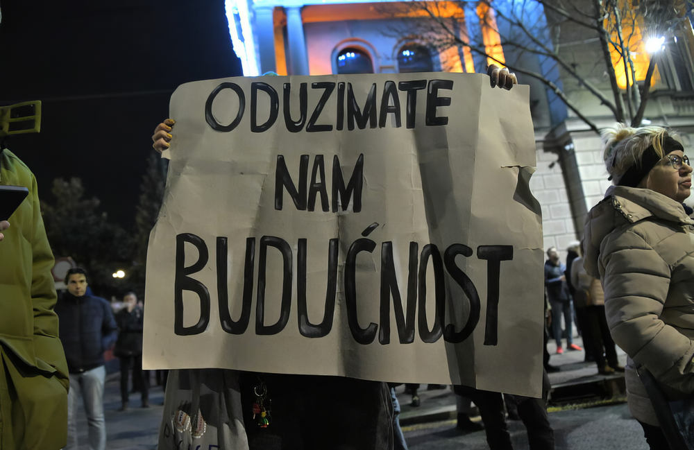 Elveszitek tőlünk a jövőt