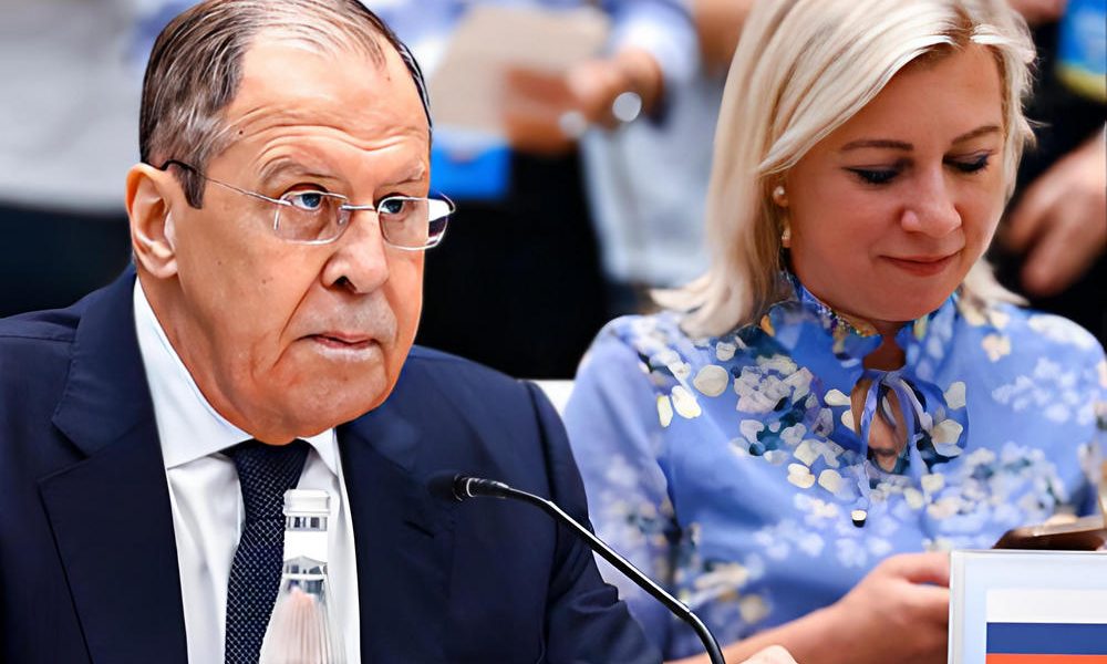 Szergej Lavrov orosz külügyminiszter és Marija Zaharova orosz külügyi szóvivő egy korábbi konferencián (Forrás: orosz külügyminisztérium)