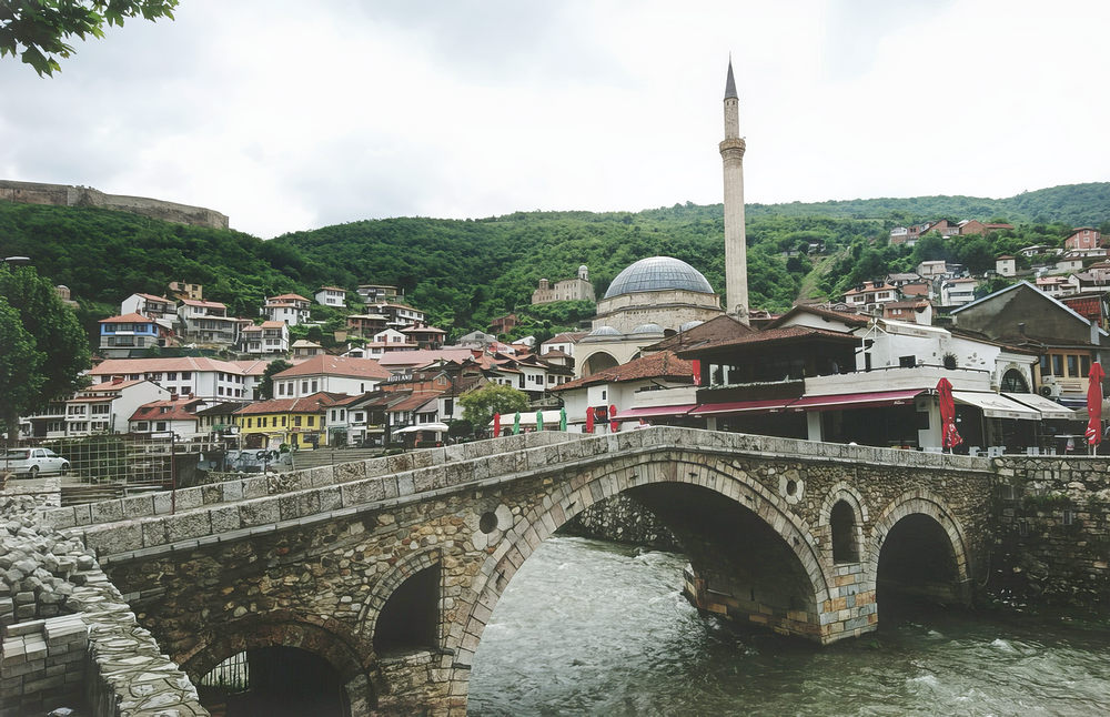 SZAVAZÁS: A szerbek tömegesen költöznek vissza Koszovóba a szerb választási listák szerint 2 Prizren egyik arca