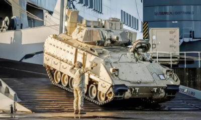 A Bradley-k berakása a Horvátországba történő indulás előtt