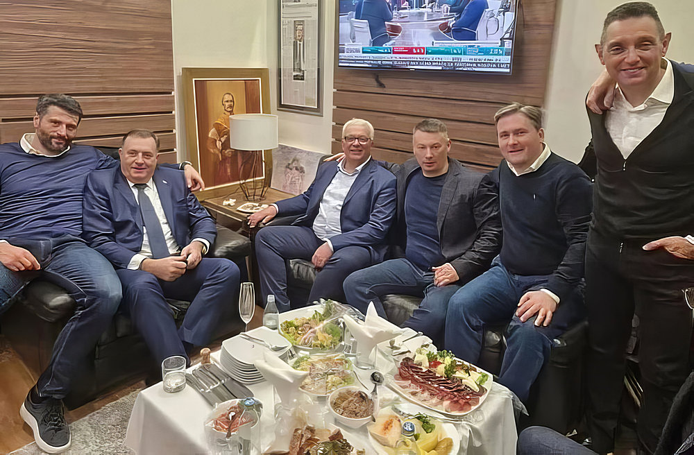 Terített asztal és a szerb világ