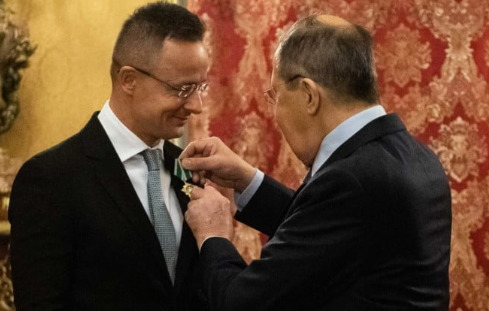 Szijjártó is megkapta