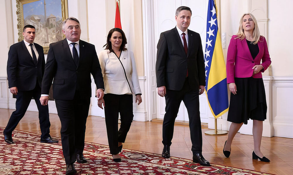 Négy államfő két ország élén, ebben a tekintetben Bosznia-Hercegovina 3:1-re nyerne Magyarország ellen