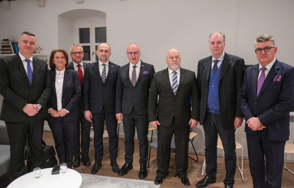 Ici-pici nemzetközi botrány, mindeközben a szerbek Horvátországba járnak vásárolni 3 A horvát delegáció látogatásának nem mindenki örült Montenegróban, az interneten volt némi usztasázás