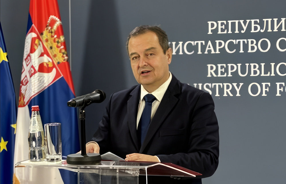 Marad-e külügyminiszter a szocialistákat vezető politikus?