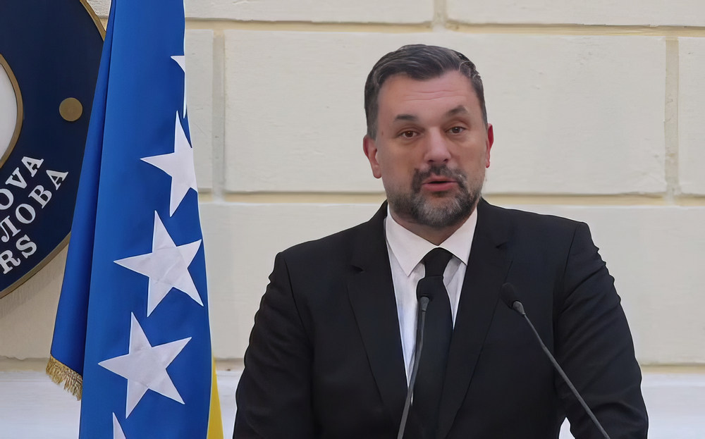 A boszniai külügyminiszter arra az orbáni kijelentésre hivatkozott, hogy Bosznia-Hercegovina Magyarország számára tiszteletbeli szomszédos ország. A magyar miniszterelnök ezt 2022 szeptemberében mondta a boszniai Szerb Köztársaságra vonatkoztatva