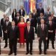 Felállt (a lépcsőkre) az új macedón kormány, amelyet egy albán nemzetiségű politikus vezet (Forrás: Koha)