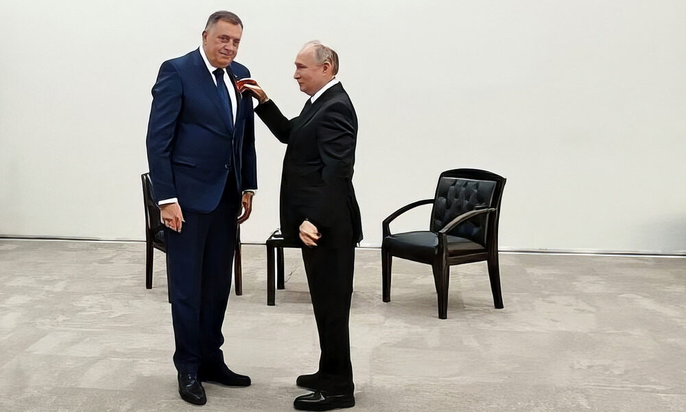 Az orosz elnök kitüntette a boszniai szerbek Miléjét, vagyis továbbra is érvényes a BALK-os mondást, miszerint "akit Amerika megszankcionál, azt Oroszország kitünteti"