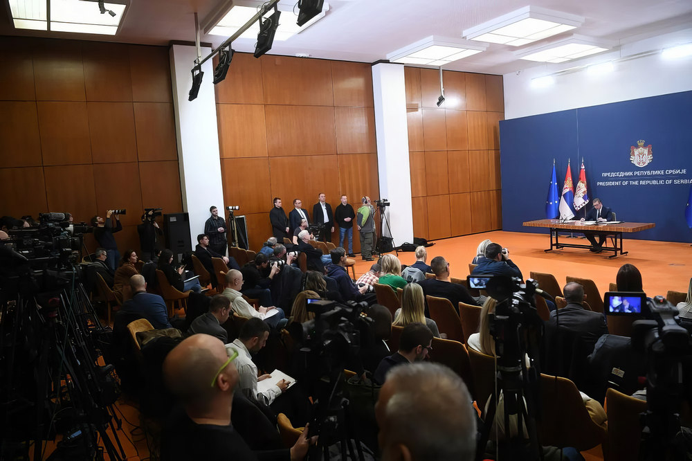 A szerb elnök nemzeti sajtótájékoztatót tart