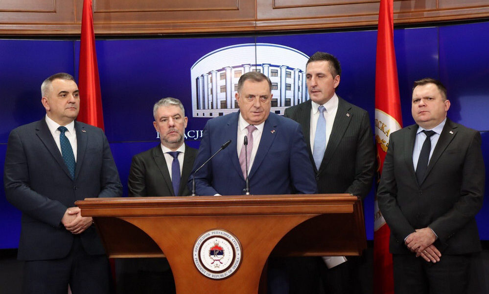 Dodik és az orosz különítmény a hazatérést követően, Kazanyban a békeharcos Putyinnal találkoztak