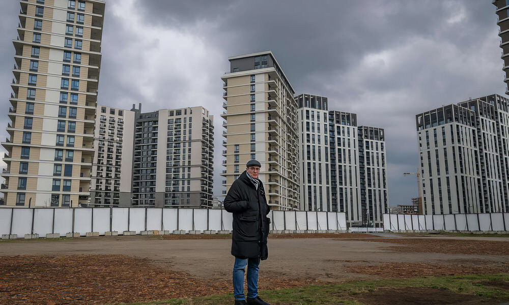 KARÁCSONY BELGRÁDBAN: Elmentünk Belgrádba megnézni az ottani Mini-Dubajt. Ugyanaz a jogi konstrukció, ugyanaz a befektető, mint amit a Rákosrendezőre hozna a kormány. Az eredmény: maga a borzalom.